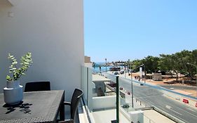Phaedrus Living - Seaside Executive Flat Harbour 207